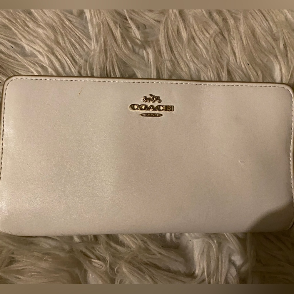 White coach wallet